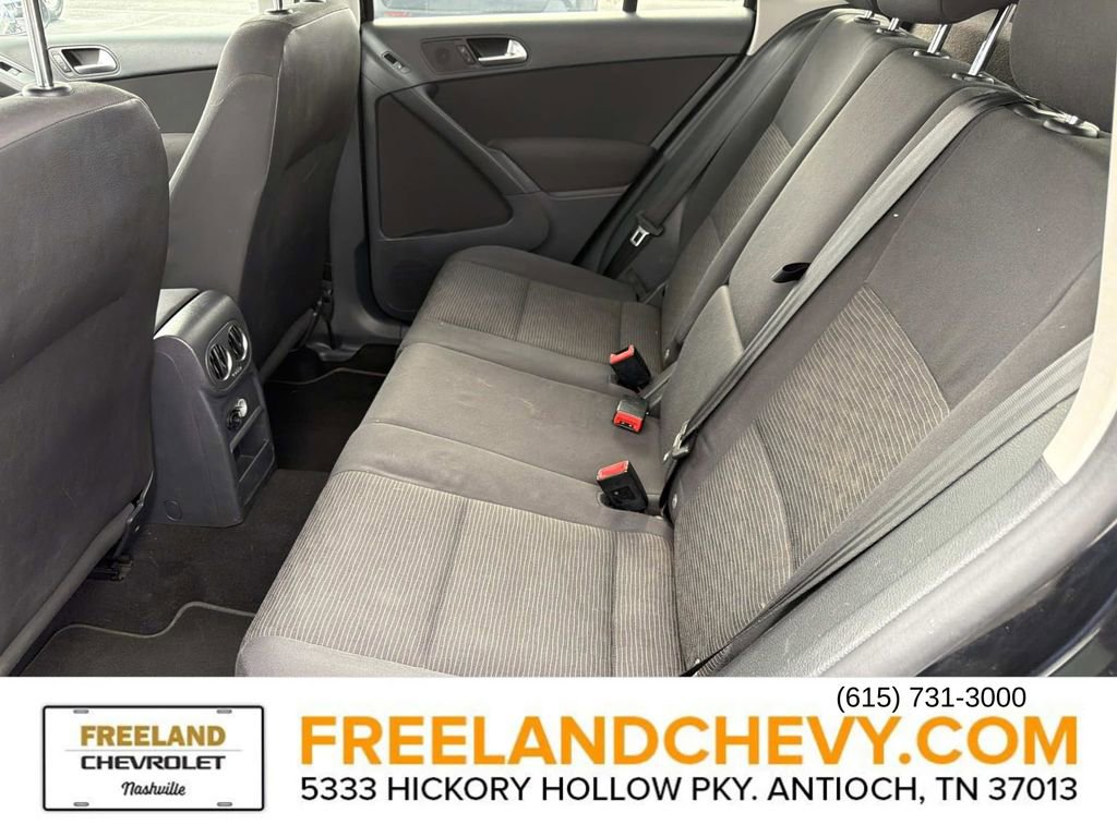 Used 2014 Volkswagen Tiguan S image 16