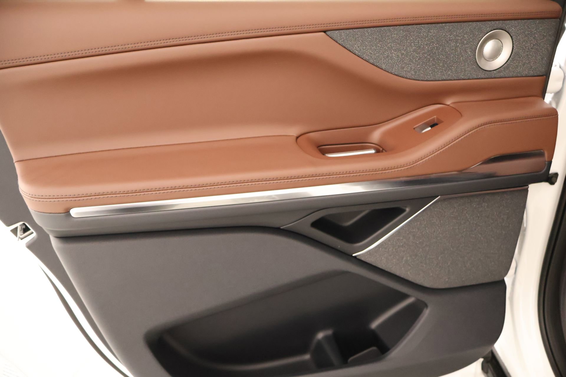 New 2026 Lincoln Navigator L Reserve AWD/4WD image 19