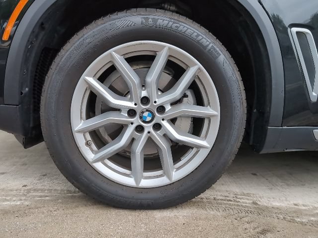 Used 2023 BMW X5 xDrive40i w/ Executive Package AWD/4WD image 11