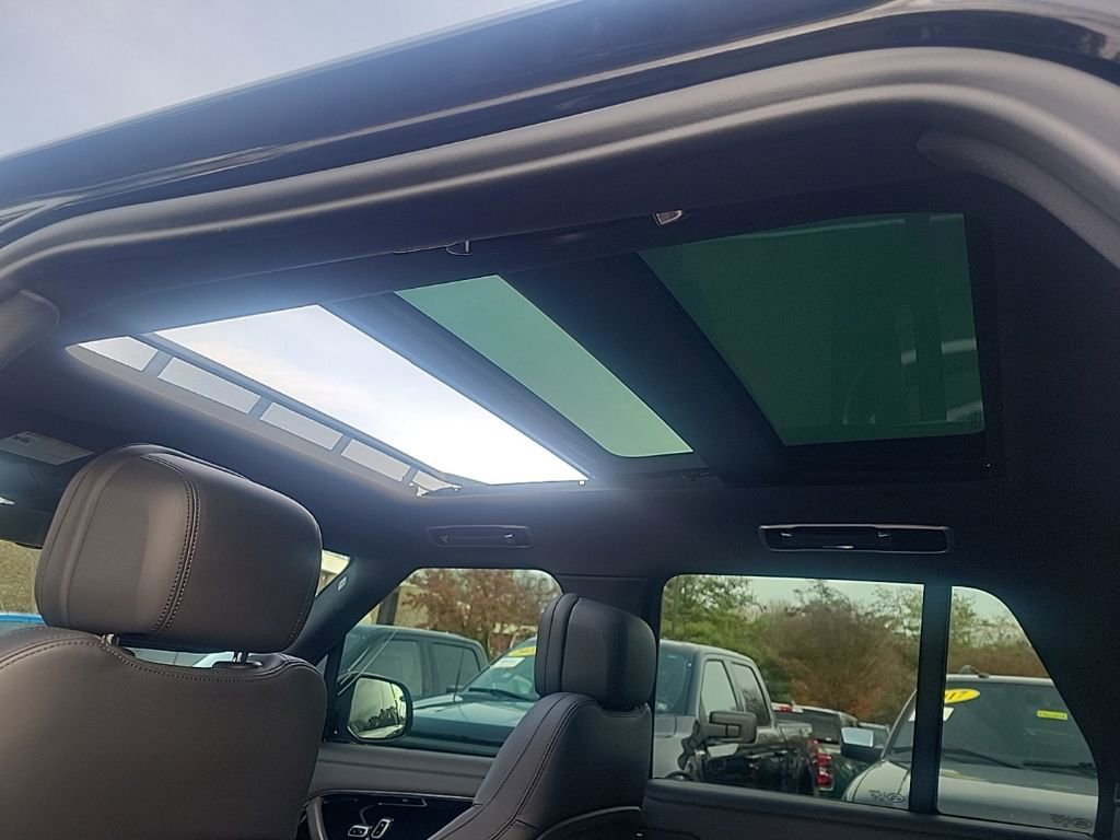 Used 2023 Land Rover Range Rover SE image 30