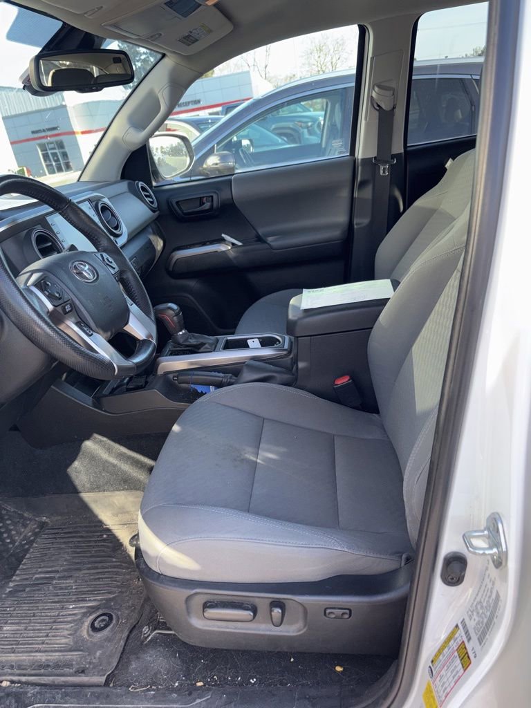 Used 2023 Toyota Tacoma SR5 w/ Technology Package AWD/4WD image 7