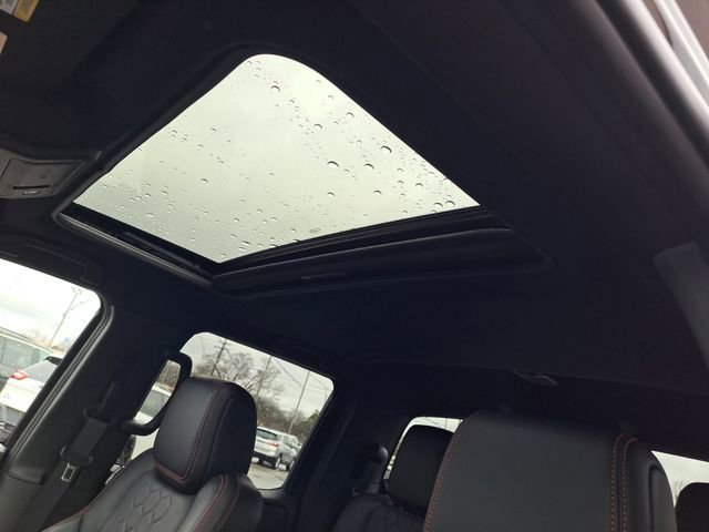 Used 2023 Nissan Frontier PRO-4X w/ Pro-4X Premium Package image 6