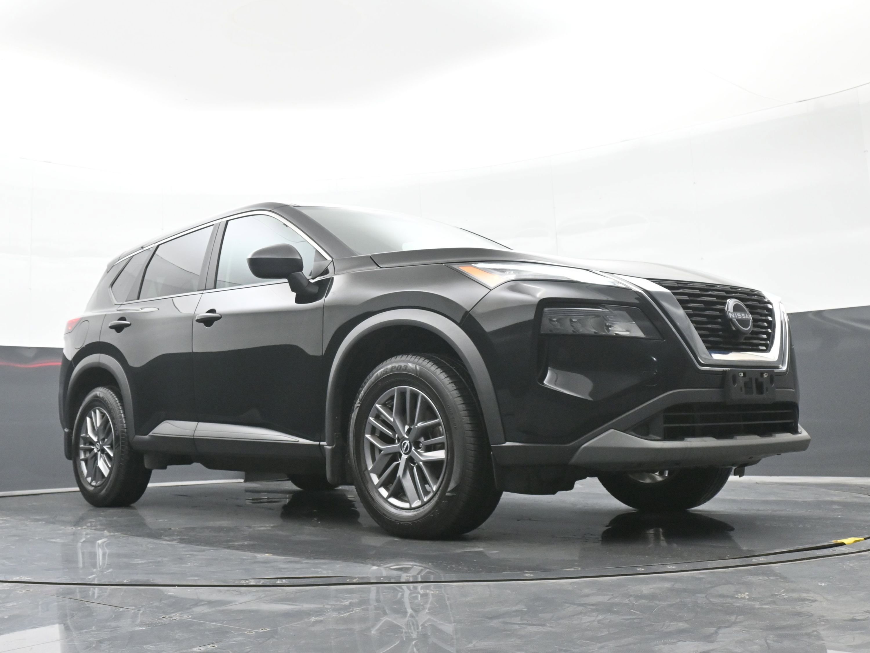 Used 2023 Nissan Rogue S AWD/4WD image 41