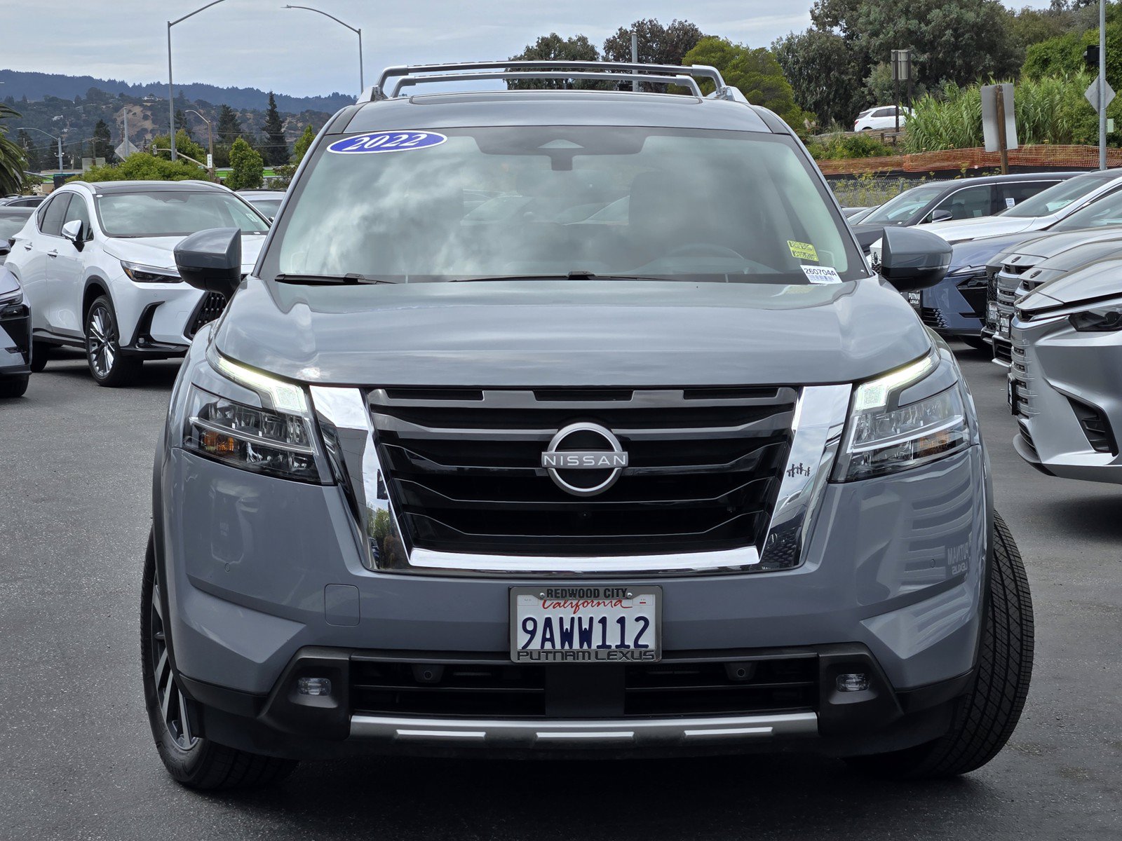 Used 2022 Nissan Pathfinder Platinum w/ Cargo Package AWD/4WD image 2