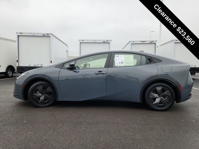 Used 2024 Toyota Prius LE image 4