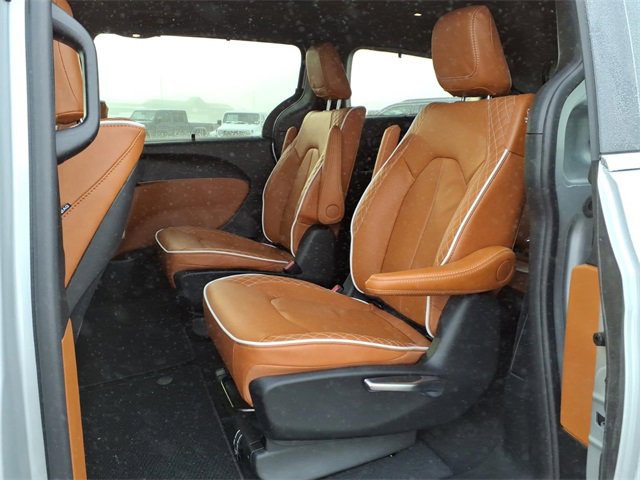 New 2026 Chrysler Pacifica Pinnacle image 27