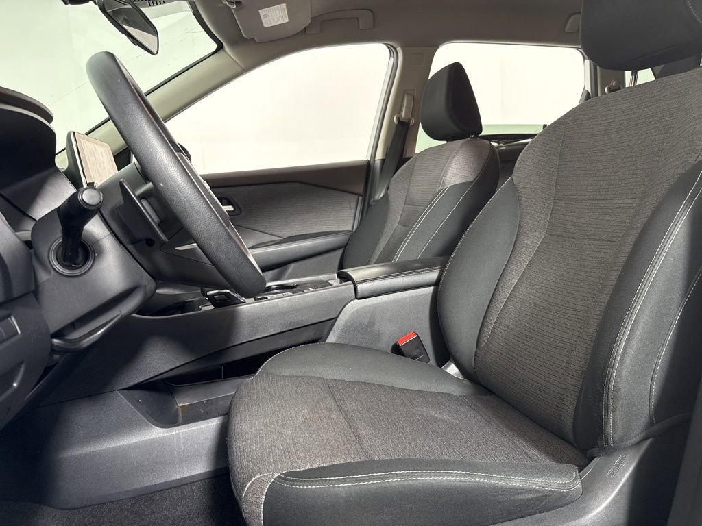 Used 2023 Nissan Rogue SV image 14