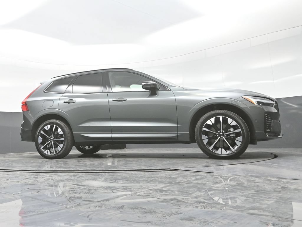 New 2026 Volvo XC60 B5 Plus w/ Protection Package Premier AWD/4WD image 29