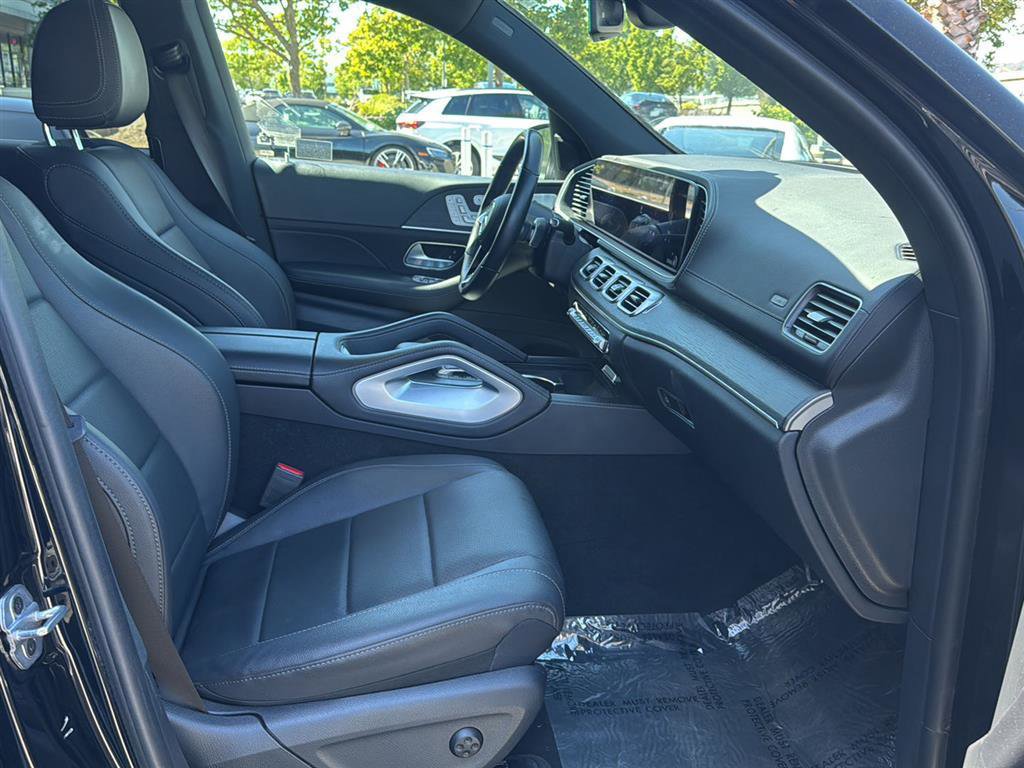 Used 2024 Mercedes-Benz GLS 450 4MATIC image 13