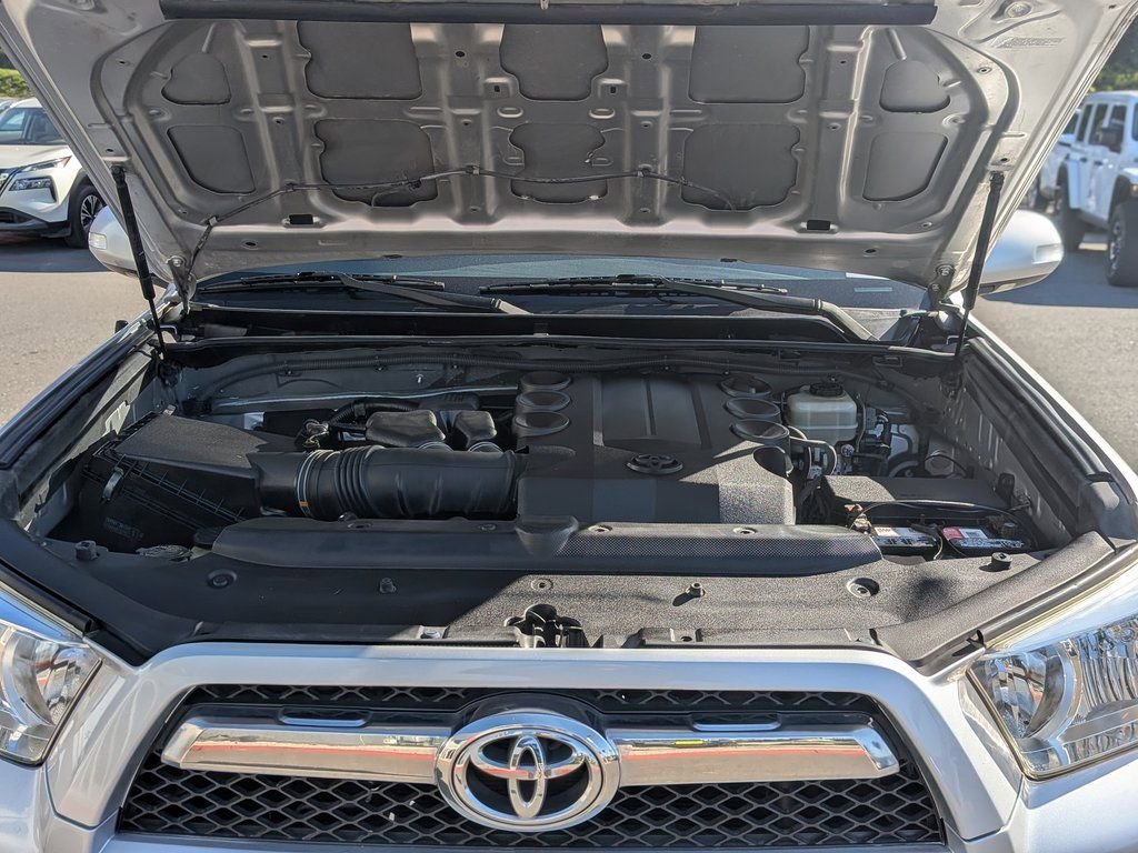 Used 2010 Toyota 4Runner SR5 image 15