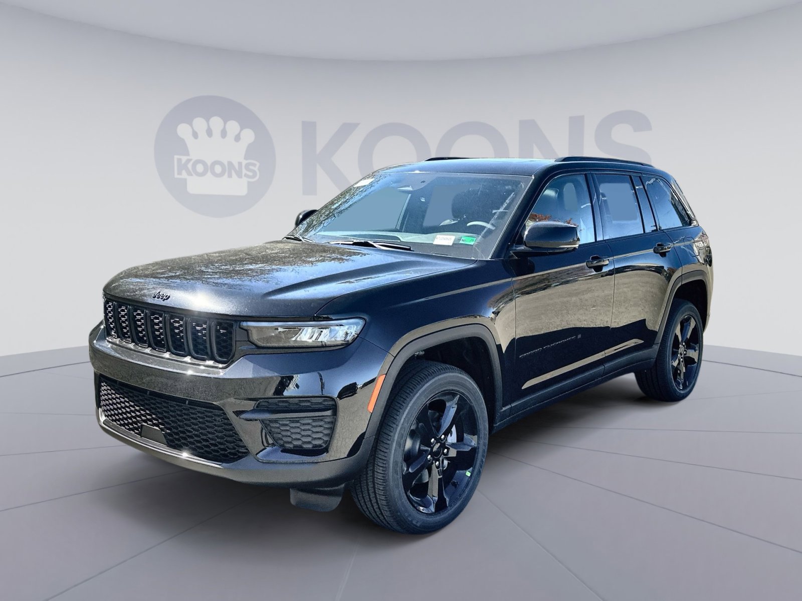 New 2025 Jeep Grand Cherokee Laredo image 1