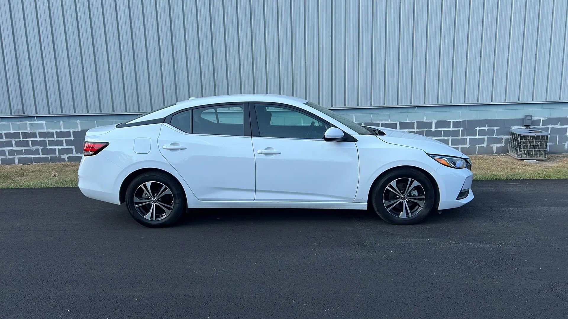 Used 2023 Nissan Sentra SV image 4