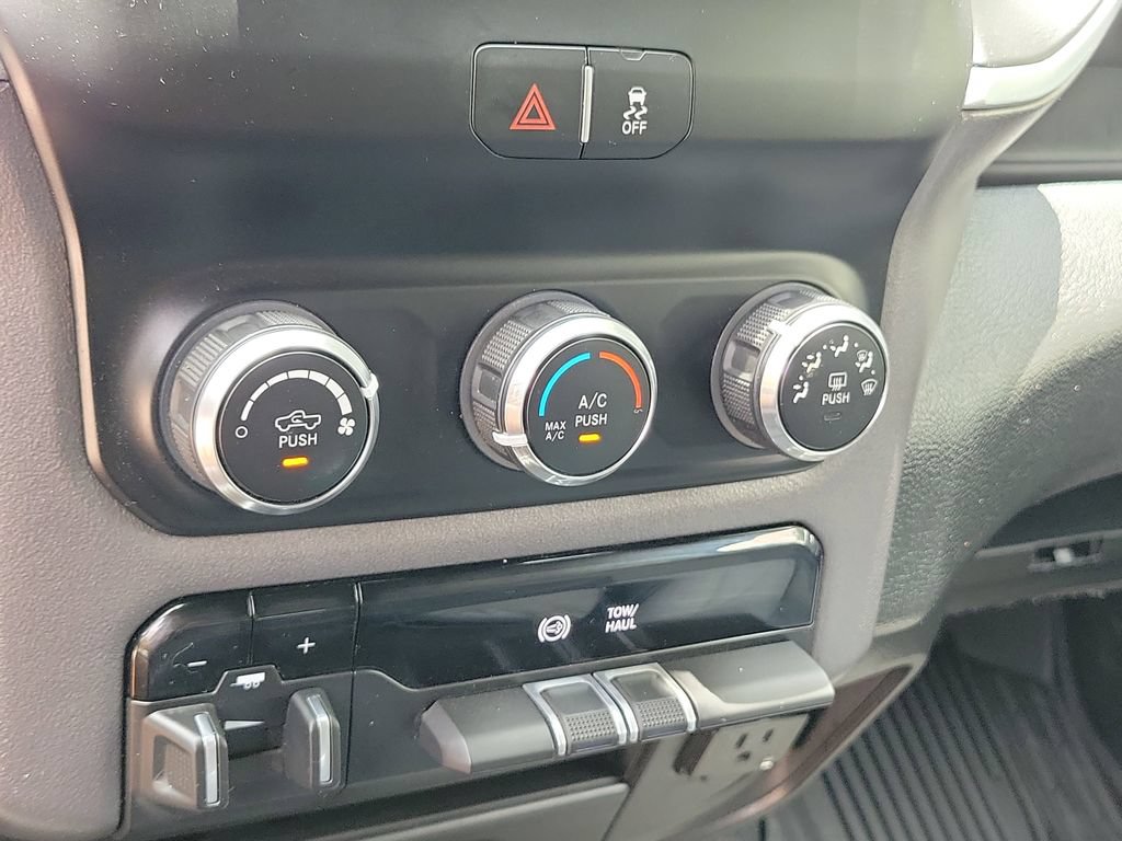 Used 2023 RAM 2500 Big Horn w/ Cold Weather Group AWD/4WD image 34