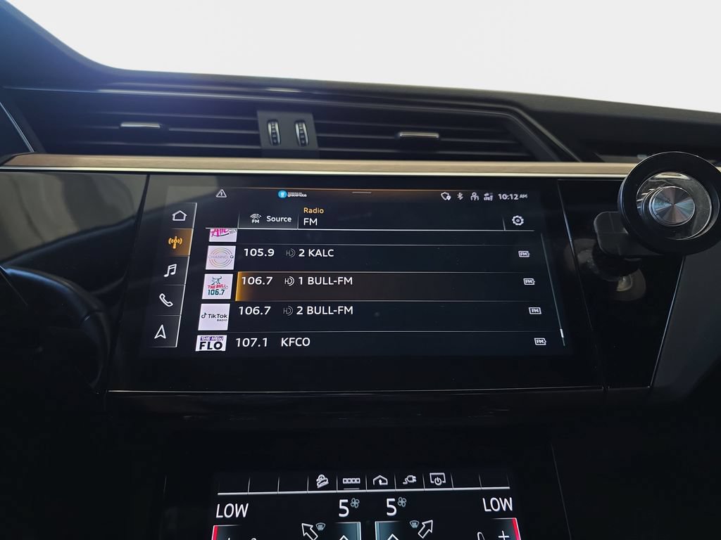 Certified 2024 Audi Q8 e-tron Premium Plus w/ Premium Plus Package AWD/4WD image 22