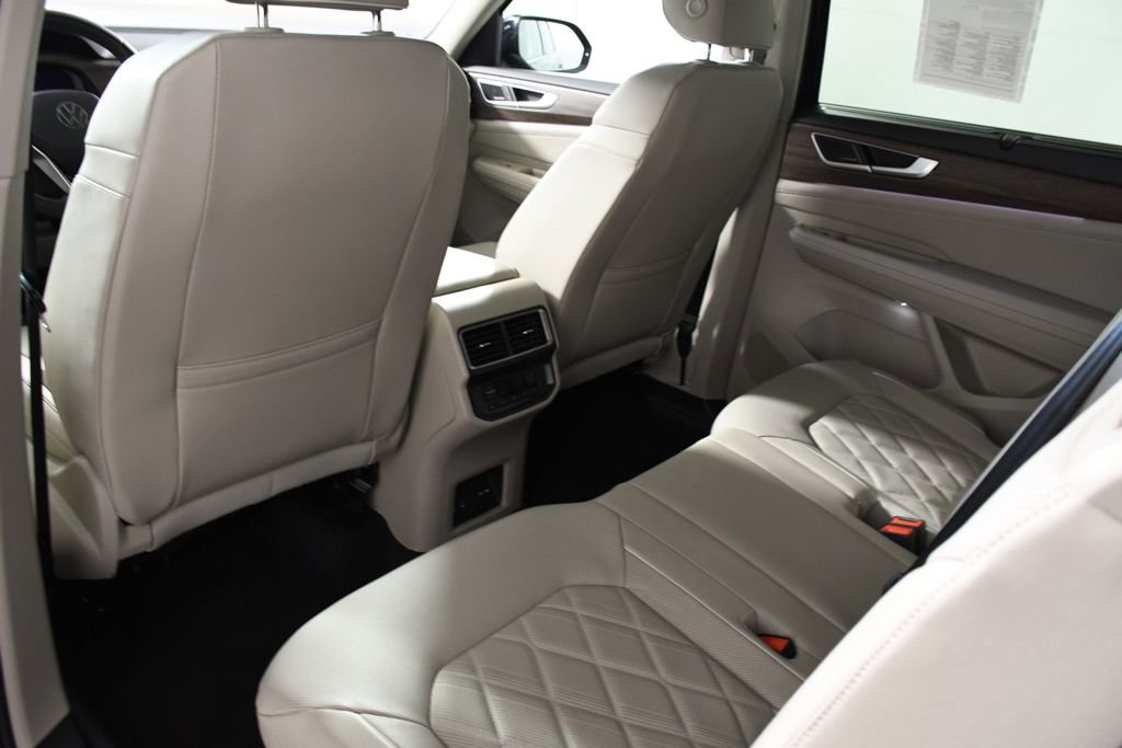 Used 2025 Volkswagen Atlas SEL Premium R-Line image 27