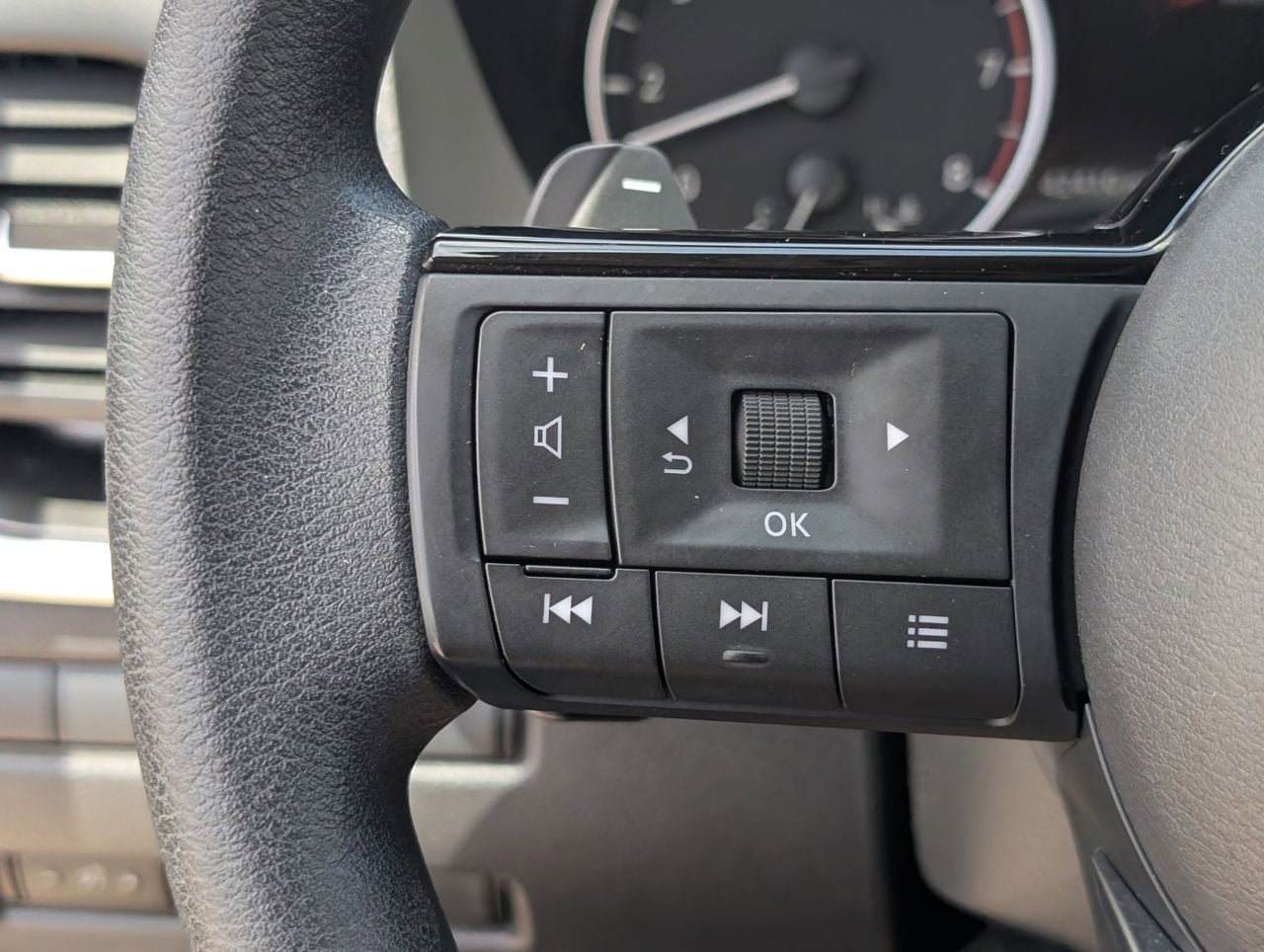 Certified 2023 Nissan Rogue SV AWD/4WD image 22