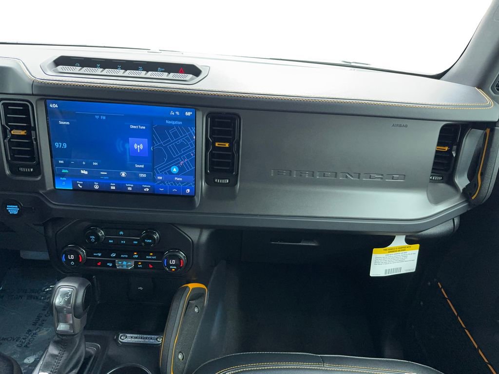 Used 2024 Ford Bronco Badlands image 18