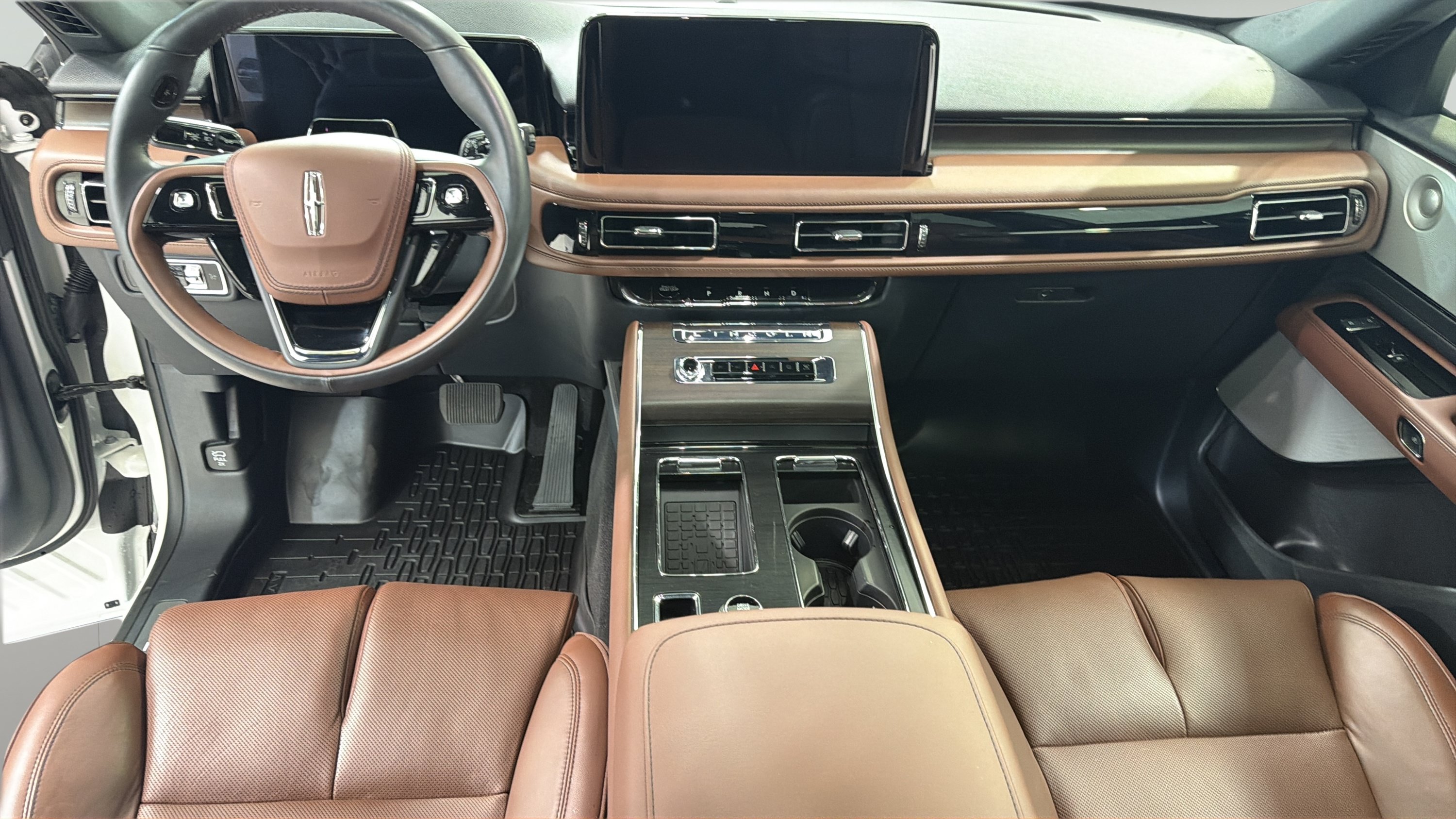 Used 2026 Lincoln Aviator Reserve AWD/4WD image 15
