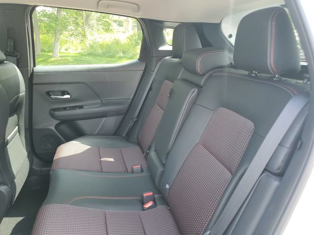 New 2026 Nissan Kicks SR w/ Cold Weather Package AWD/4WD image 24