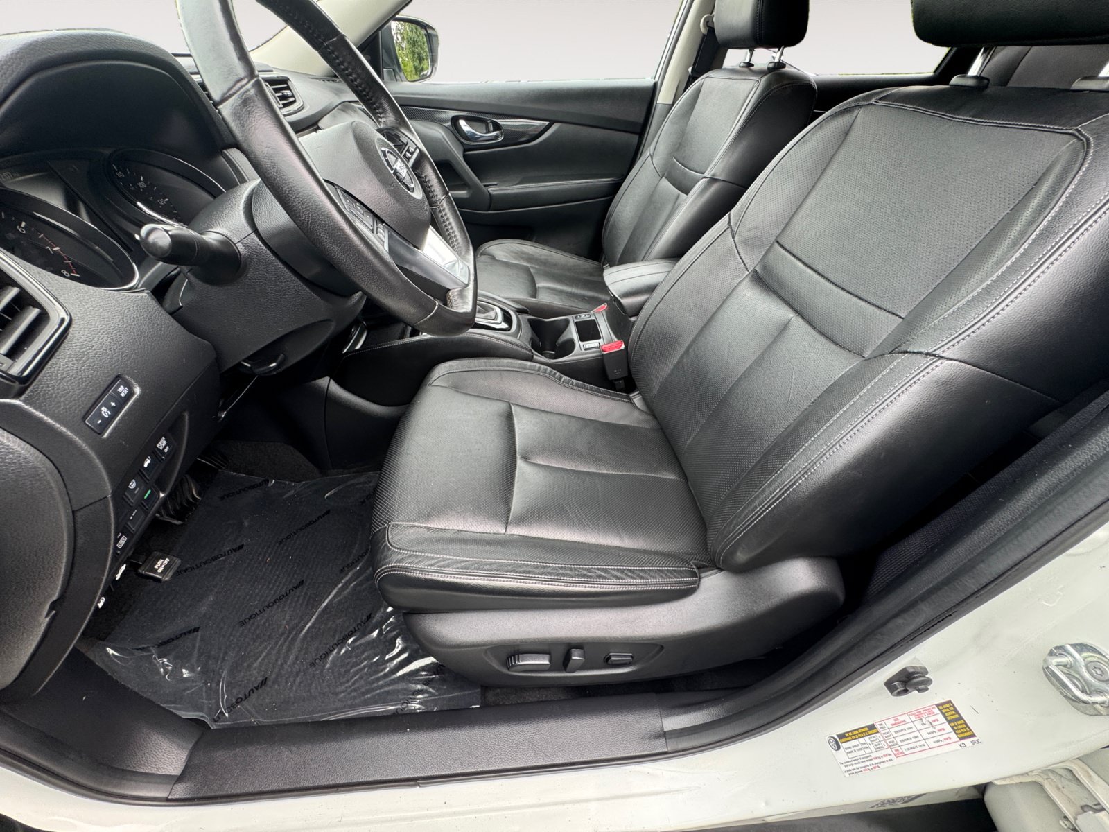 Used 2017 Nissan Rogue SL AWD/4WD image 14