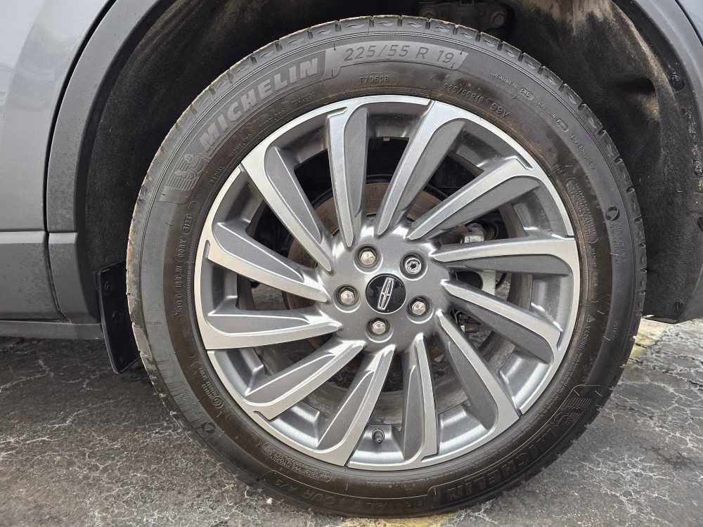 Used 2023 Lincoln Corsair Reserve w/ Equipment Group 201A image 2