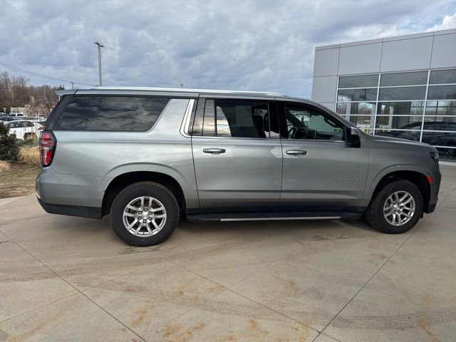 Used 2023 Chevrolet Suburban LT image 9