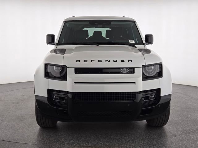 Used 2024 Land Rover Defender 130 X-Dynamic SE image 8