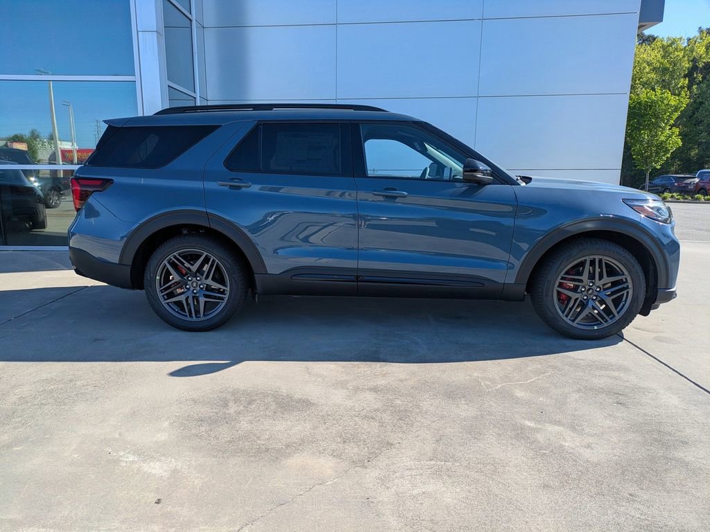 New 2026 Ford Explorer ST image 3