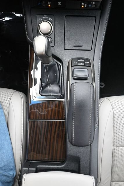 Used 2016 Lexus ES 350 w/ Luxury Package w/Wood Trim FWD image 11