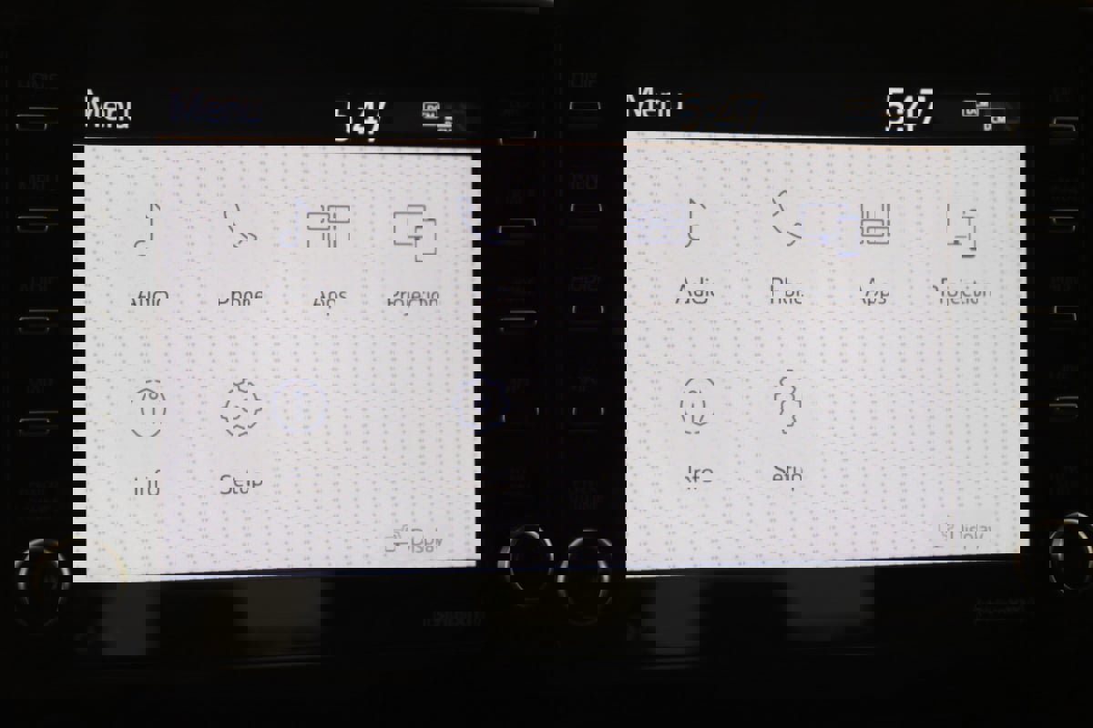 Used 2021 Toyota C-HR LE image 29