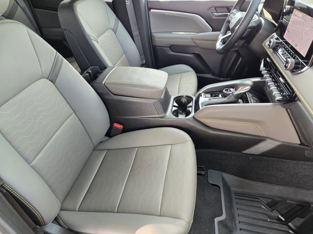 Used 2025 Chevrolet Colorado ZR2 w/ Technology Package AWD/4WD image 17