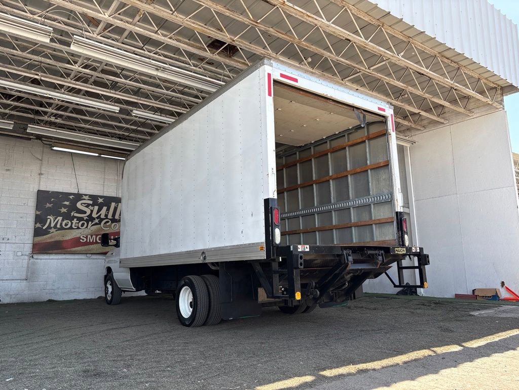 Used 2017 Ford E-350 and Econoline 350 Super Duty RWD image 3