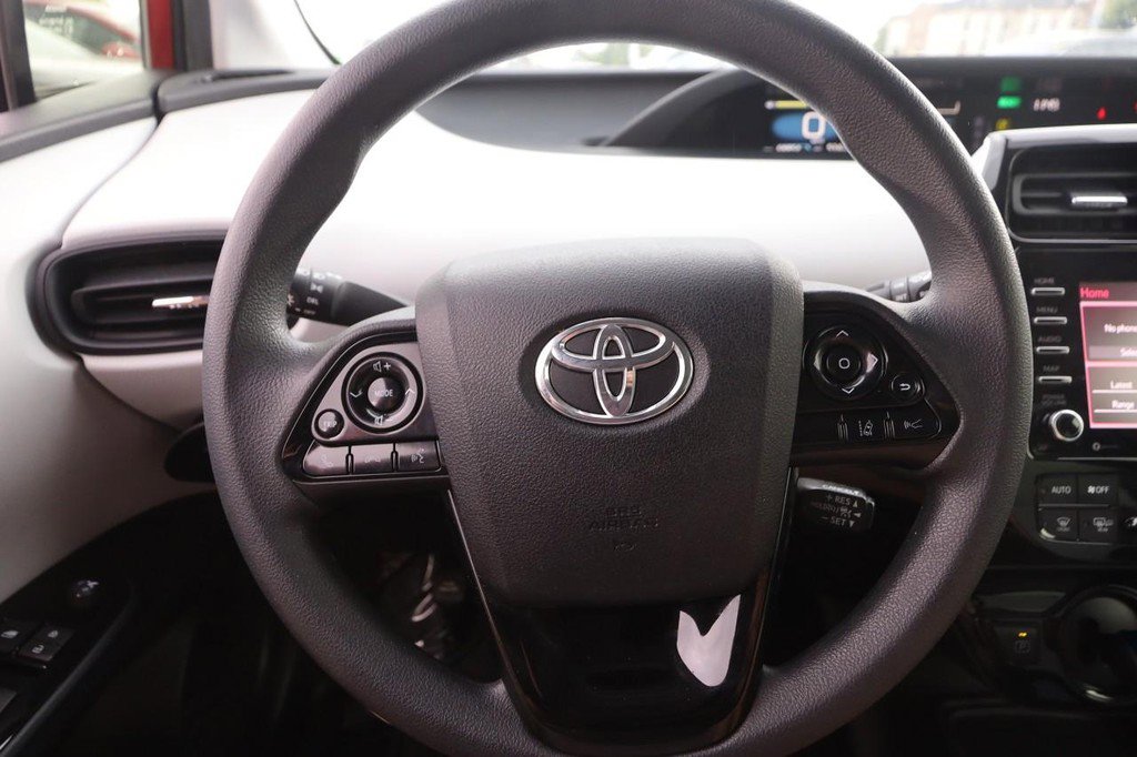 Used 2021 Toyota Prius LE FWD image 10
