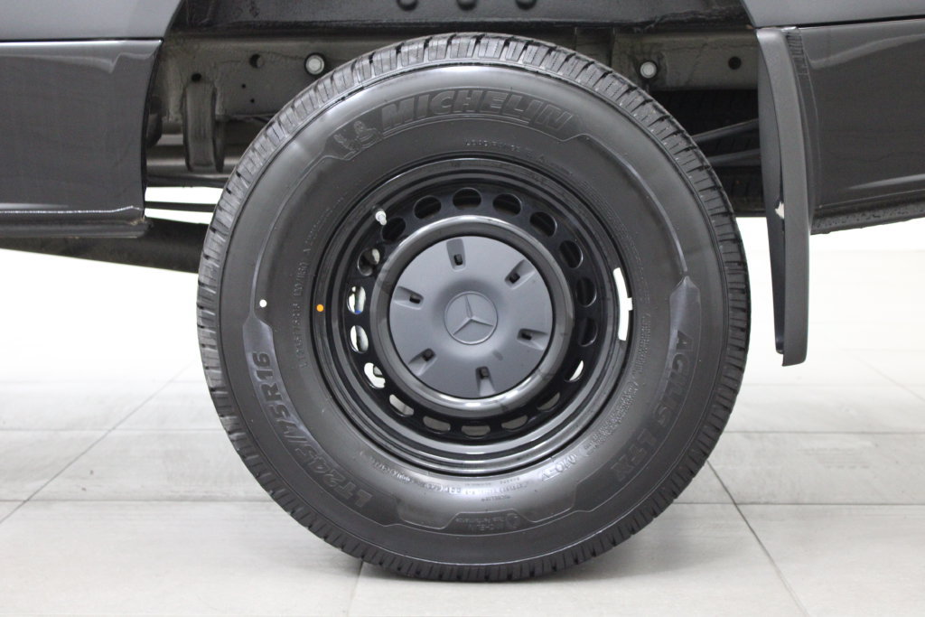 New 2024 Mercedes-Benz Sprinter 2500 image 12