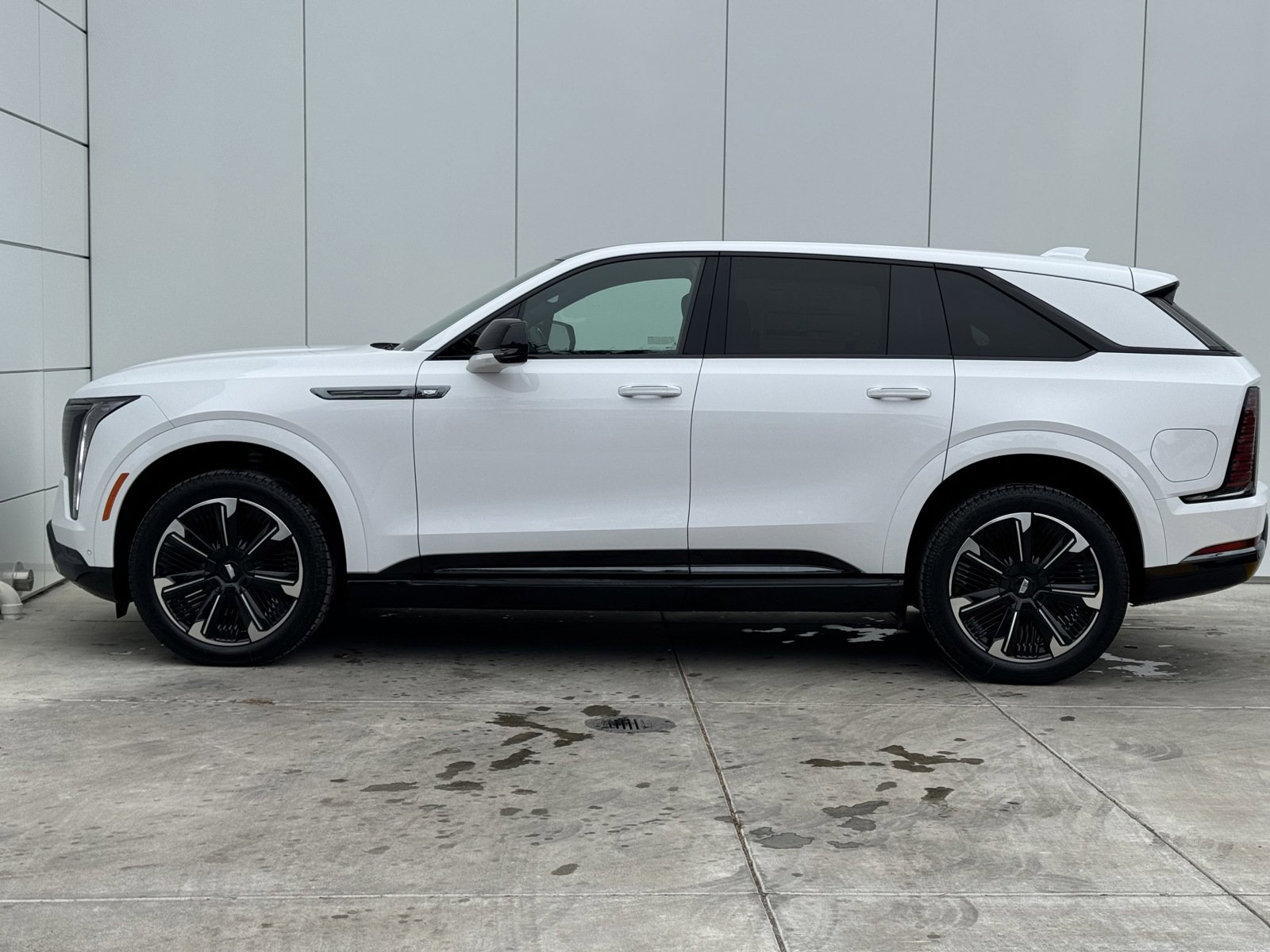 New 2025 Cadillac Escalade IQ Sport 2 w/ LPO, ONYX Package image 6