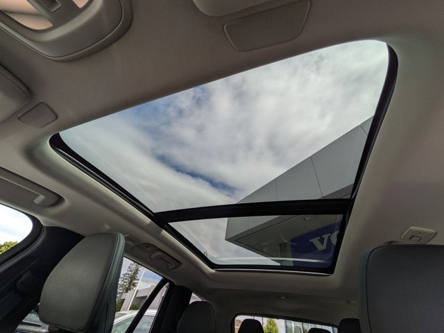 Used 2023 Volvo XC90 T8 Plus w/ Protection Package Premier image 16