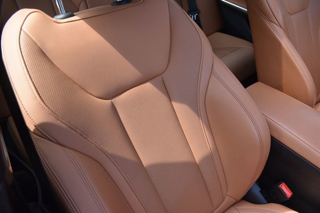 Used 2023 BMW 330e xDrive w/ M Sport Package image 23