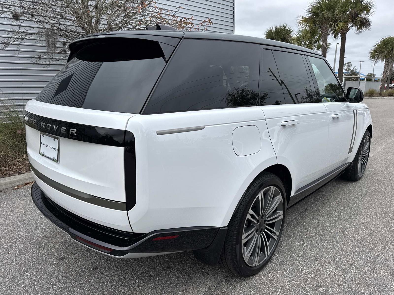 New 2026 Land Rover Range Rover SE image 6
