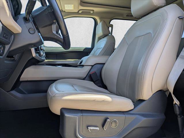 Used 2024 Ford Expedition Limited RWD image 16