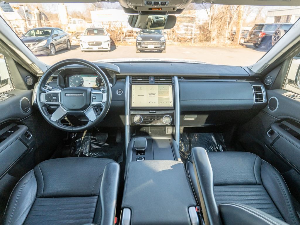Certified 2022 Land Rover Discovery S image 19