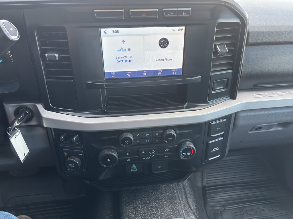 Used 2023 Ford F350 XLT w/ FX4 Off-Road Package image 19