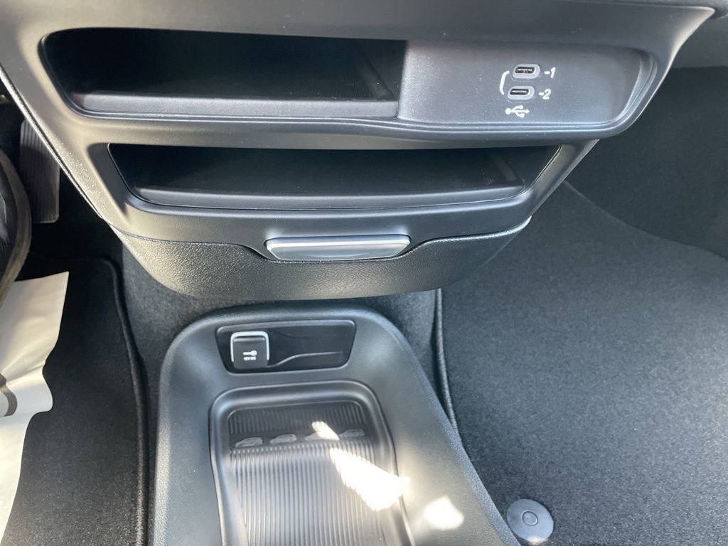 New 2026 Chrysler Pacifica Select image 38