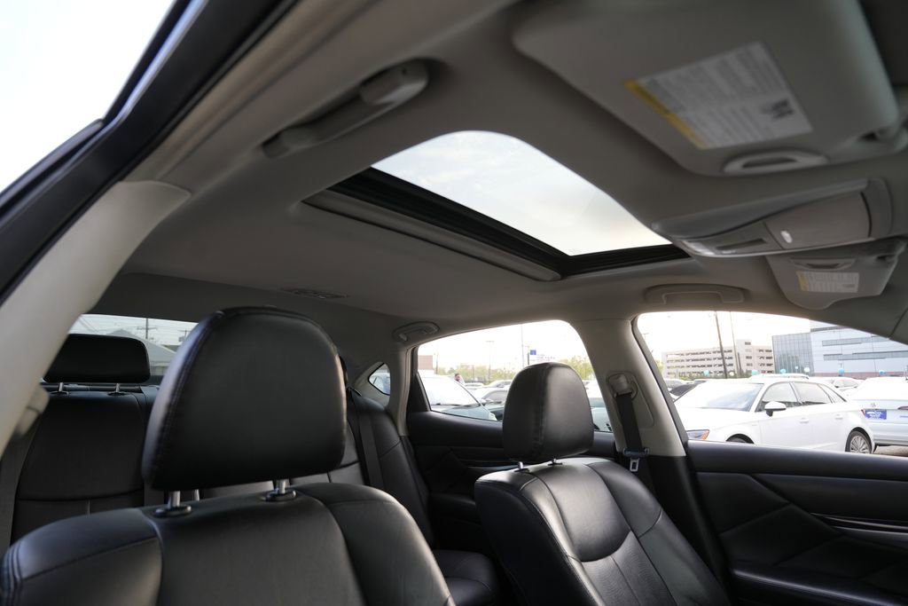 Used 2015 INFINITI Q70 L 3.7 RWD image 31