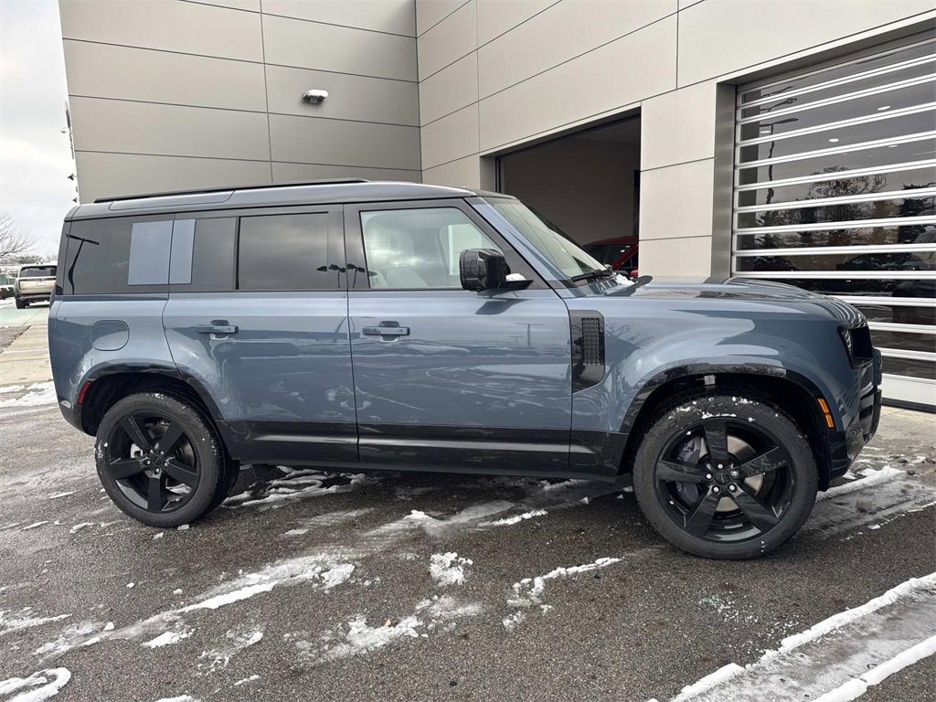 New 2026 Land Rover Defender 110 X-Dynamic SE image 7