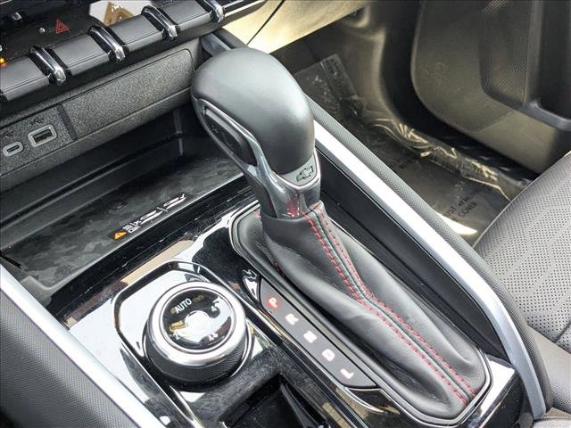 Used 2025 Chevrolet Colorado Z71 w/ Midnight Edition AWD/4WD image 12