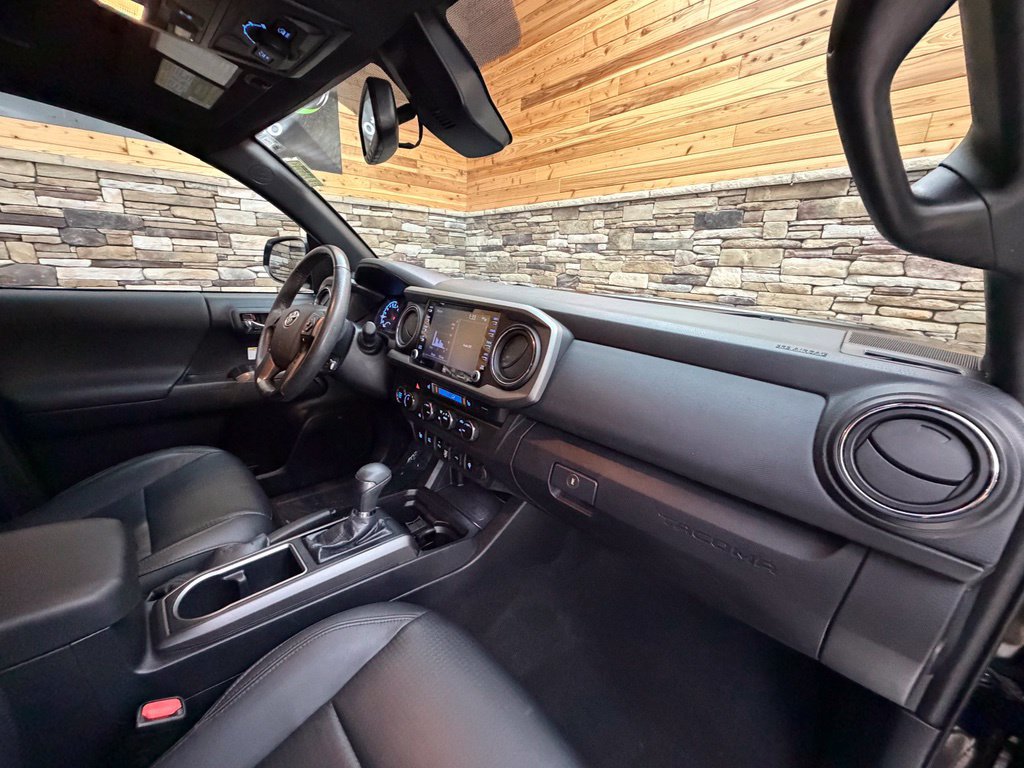 Used 2020 Toyota Tacoma TRD Off-Road w/ TRD Premium Off Road Package AWD/4WD image 29