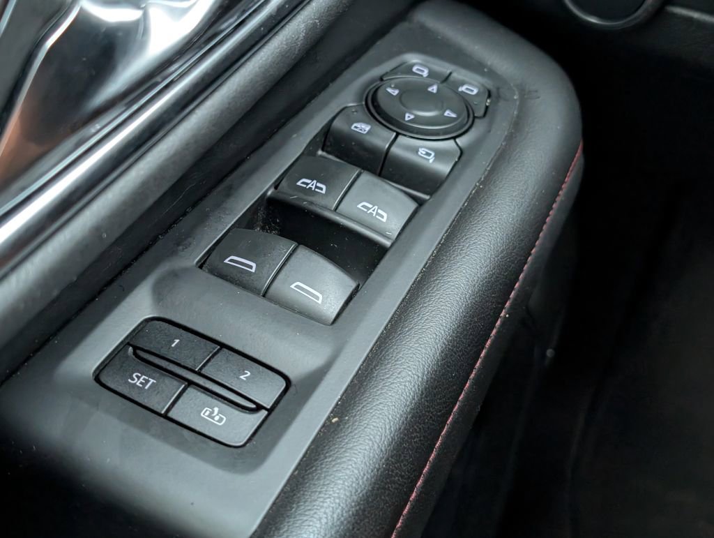 Used 2021 Chevrolet Suburban RST w/ Luxury Package image 13