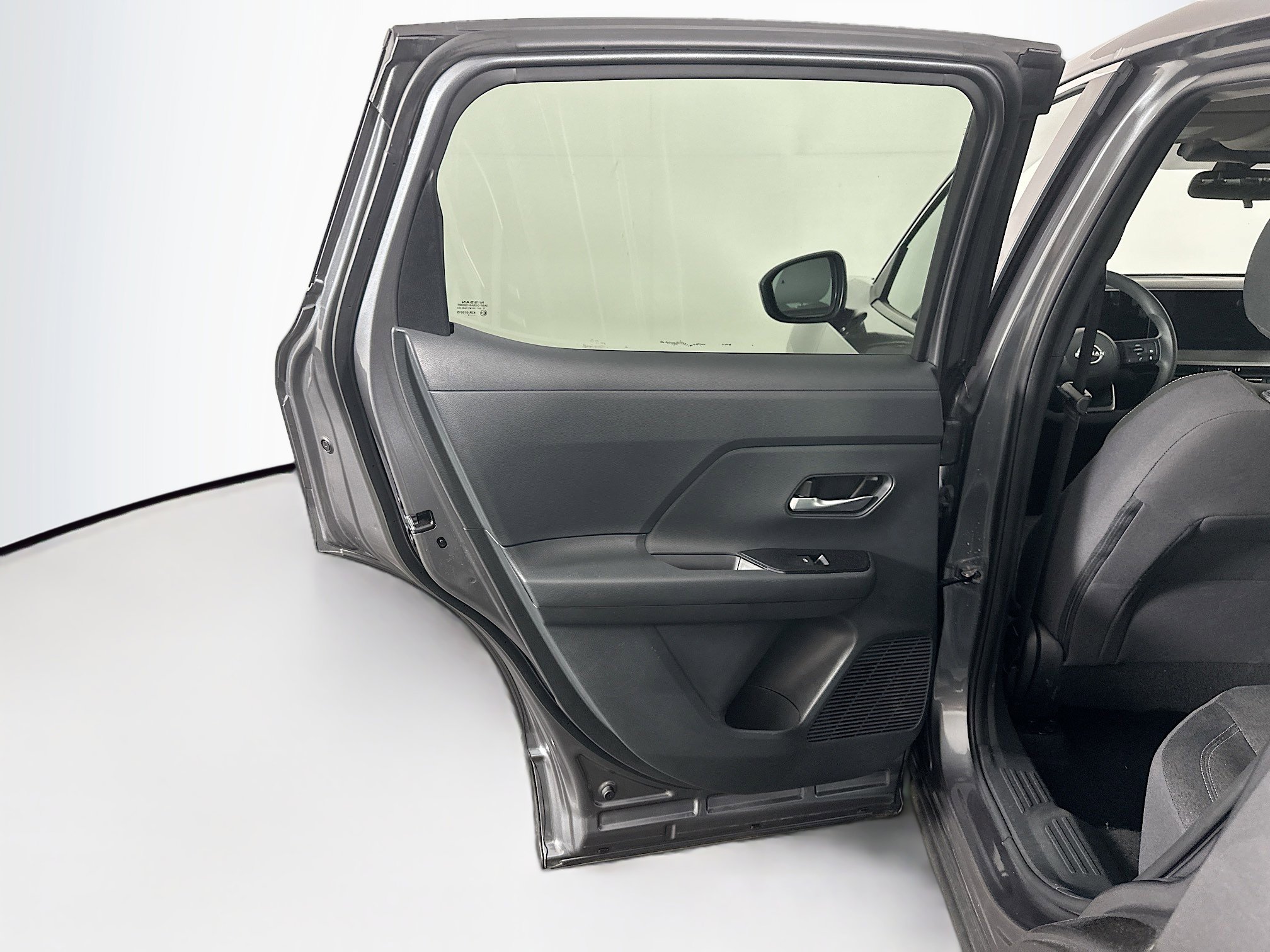 Used 2025 Nissan Kicks SV image 25