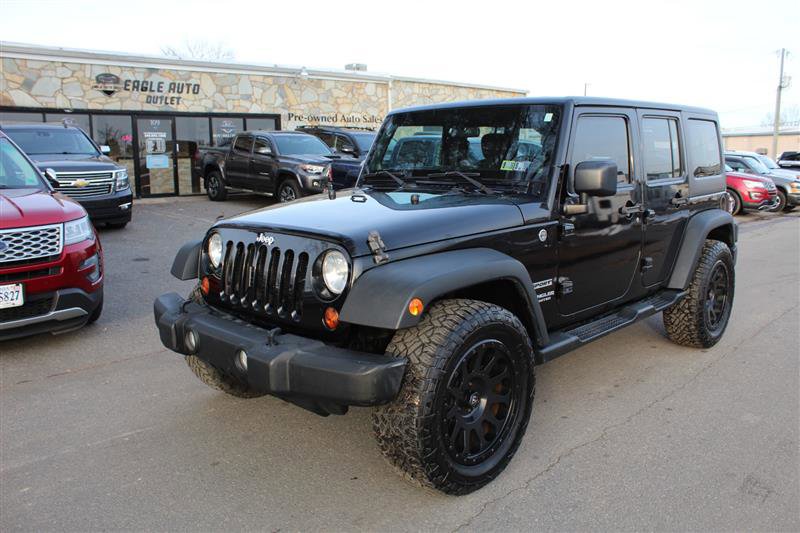 Used 2013 Jeep Wrangler Unlimited Sport w/ Connectivity Group AWD/4WD image 3
