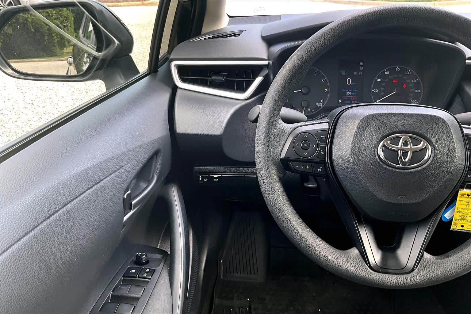 Used 2024 Toyota Corolla LE FWD image 45